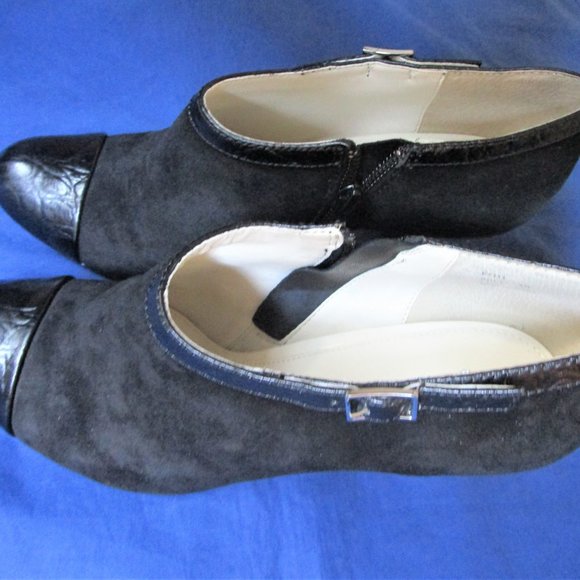 CALVIN KLEIN HIGH HEEL SUEDE BOOTIES w/LEATHER TRIM - Picture 5 of 11
